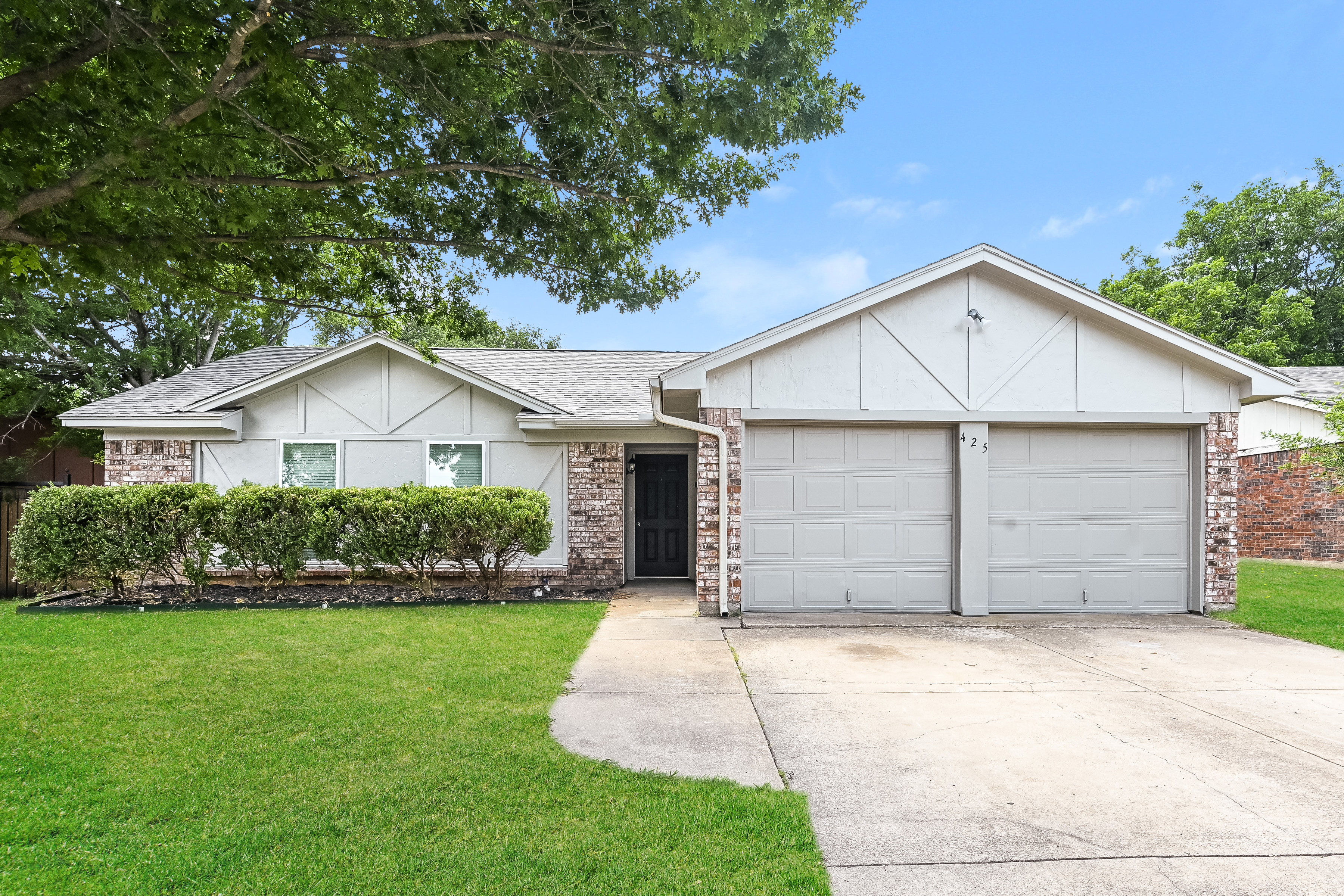 425 Park Center Blvd SAGINAW, TX 76179